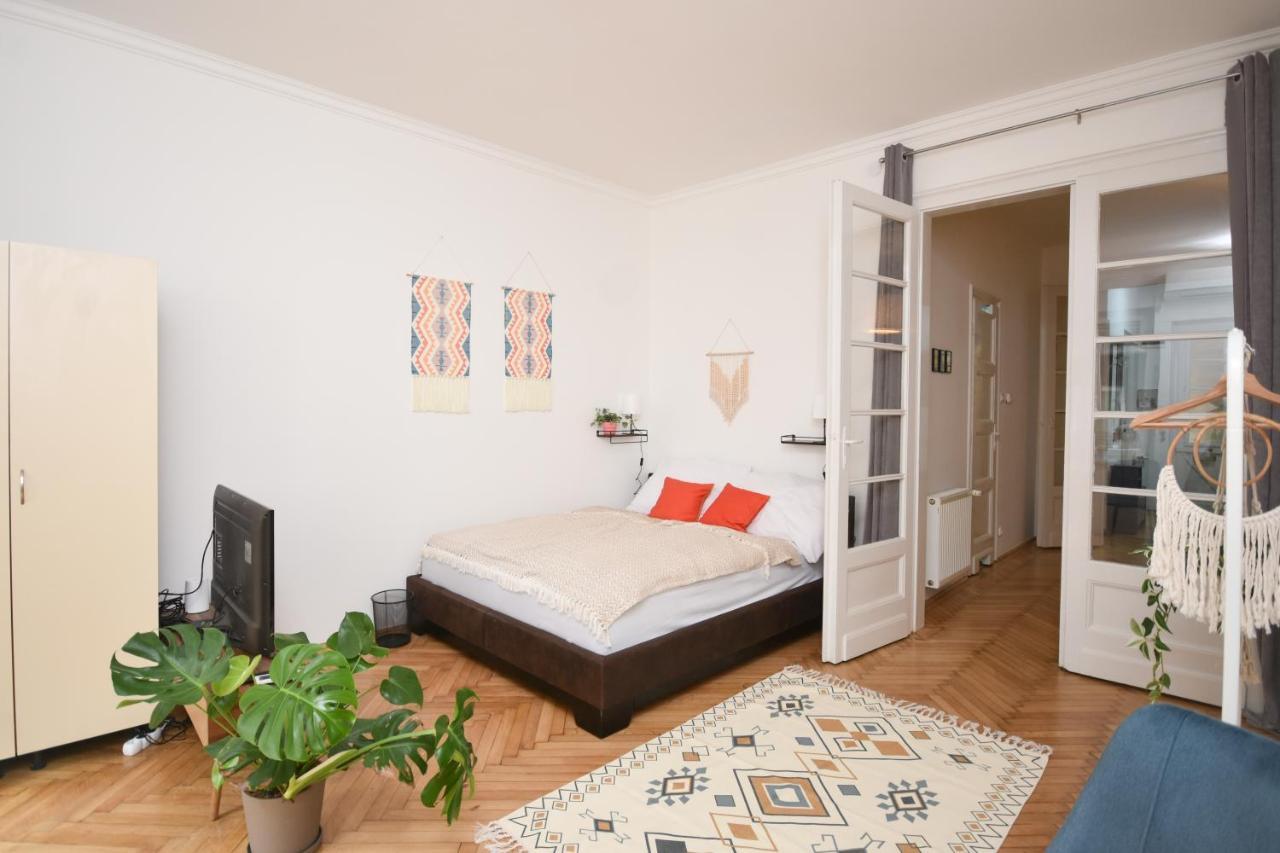 Castle Nest Apartment Будапеща Екстериор снимка